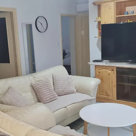 Harmonia Vendeghaz アパート *