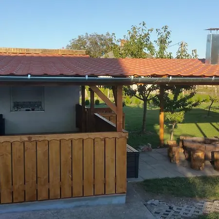 Harmonia Vendeghaz Апартаменты *